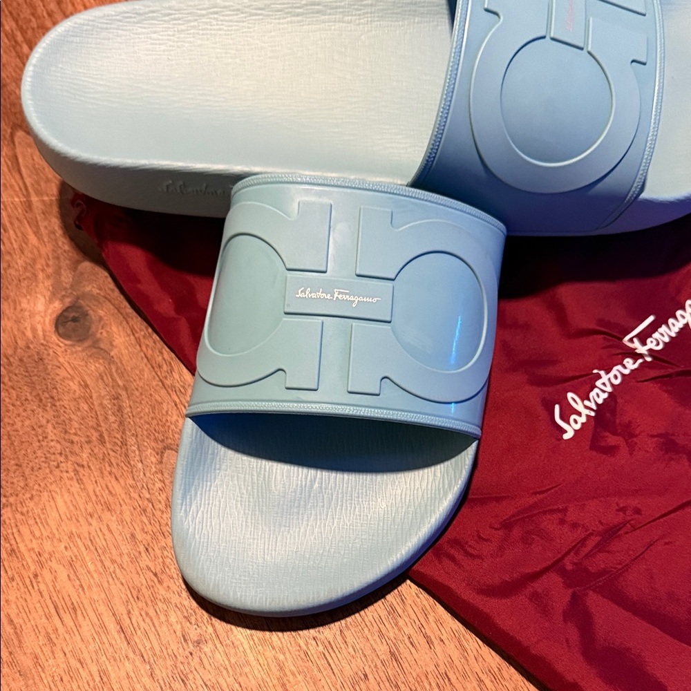 SALVATORE FERRAGAMO Gancini Pool Slide - 12 - Picture 3 of 8